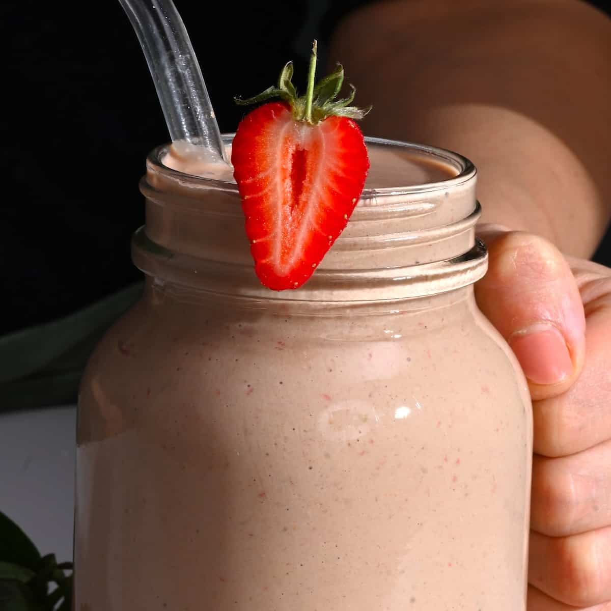 Boost Your Day: Strawberry Oat Protein Smoothie with Fiber & Energy